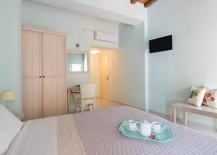 999 Luxury Hotel